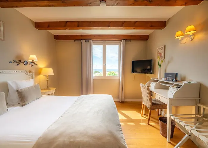 Hotel Le Pré Saint Michel 3*