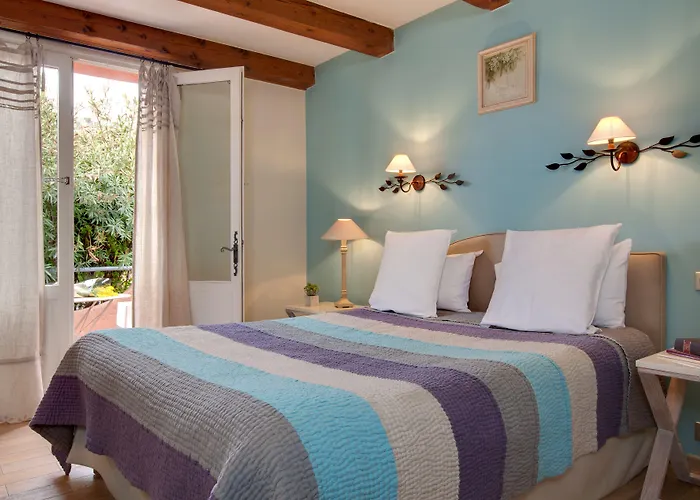 Hotel Le Pré Saint Michel 3*