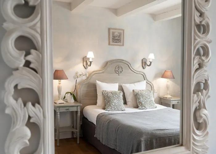 Hotel Le Pré Saint Michel 3*