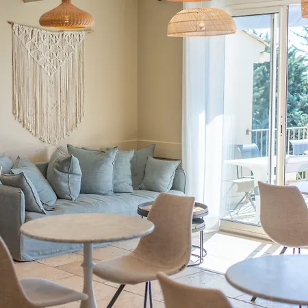 Le Pré Saint Michel Hotel 3*