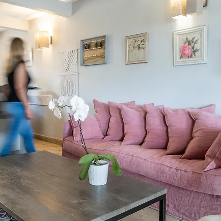 Le Pre Saint Michel Hotel 3*
