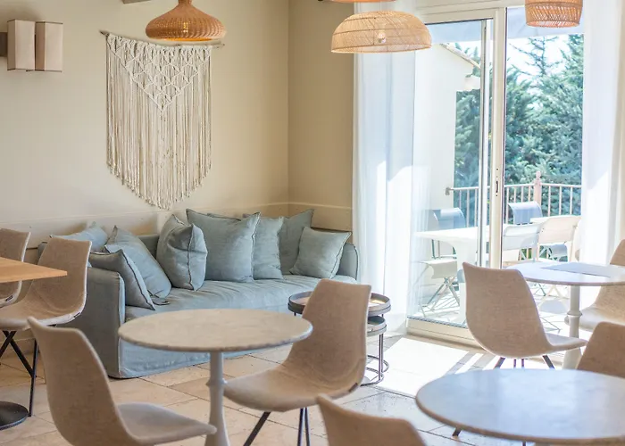 Le Pre Saint Michel Otel 3*